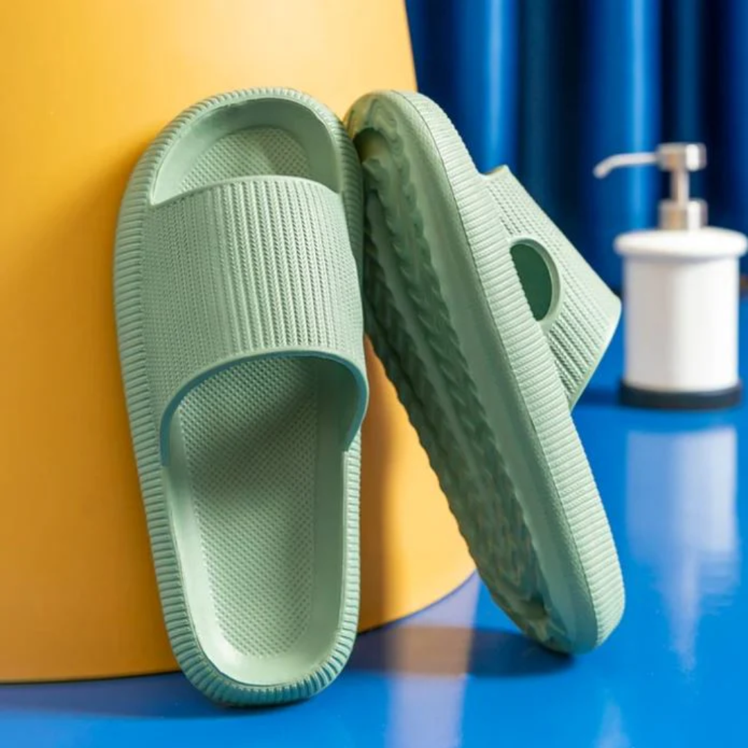 Chinelo Nuvem SoftCloud Paceon com sola antiderrapante e espuma macia para conforto em cada passo.