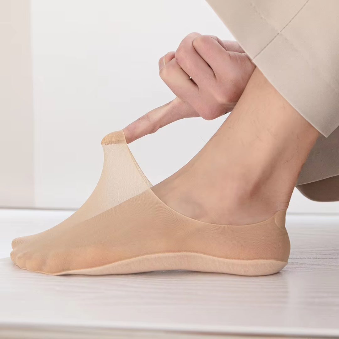 Meia respirável Paceon BreezeMax invisível com solado antiderrapante e tecido ultrafino para conforto e frescor.