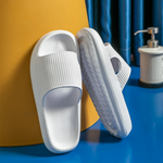 Chinelo Nuvem SoftCloud Paceon com sola antiderrapante e espuma macia para conforto em cada passo.
