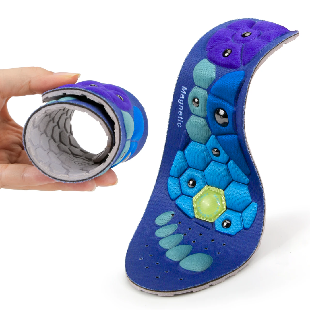 Palmilha com pontos relax para conforto ao caminhar e ajuste recortável